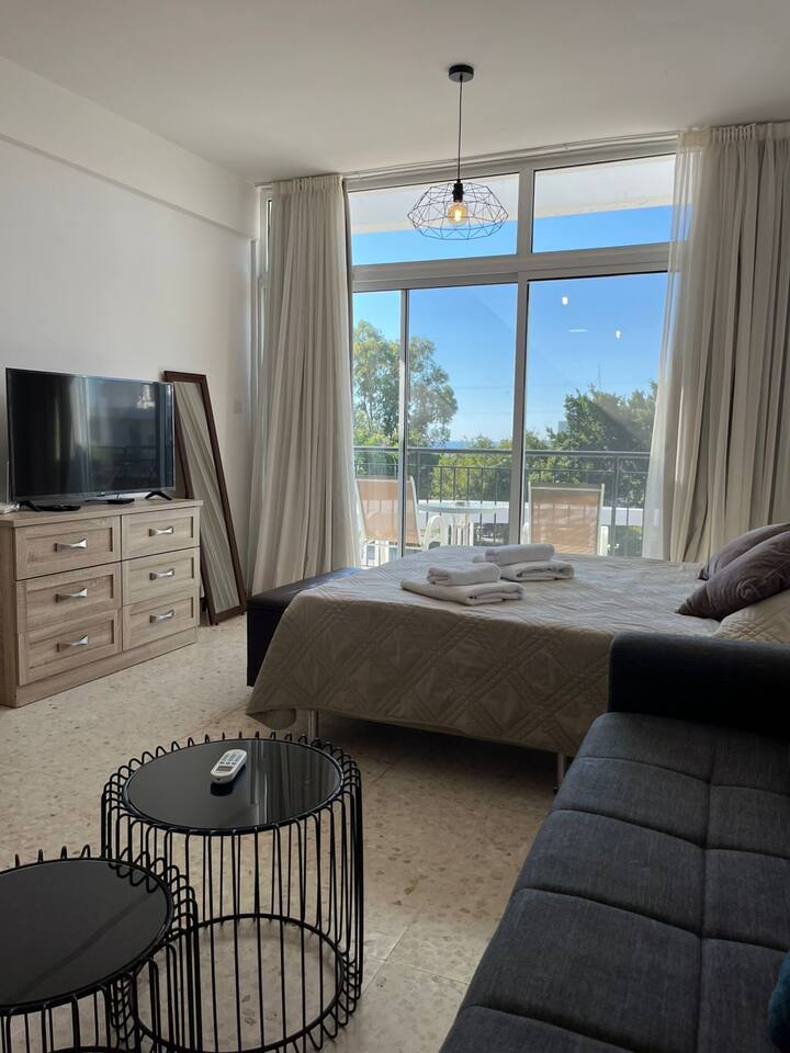 Almyria Apartments, Studio 3 -By Noma Stays Cyprus - Kato Paphos