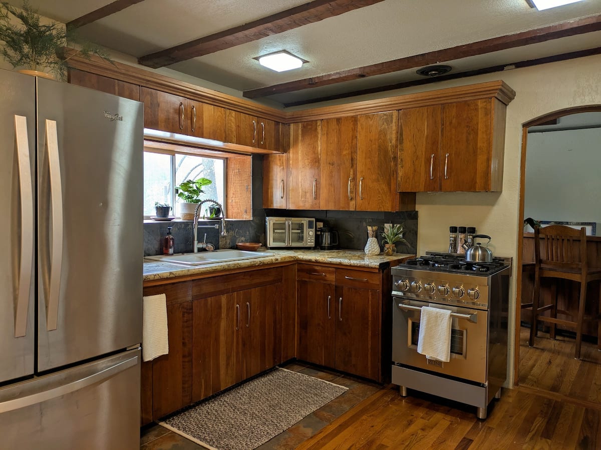 Finley Lodge on the Rogue River | Private Escape in Grants Pass, photo 4