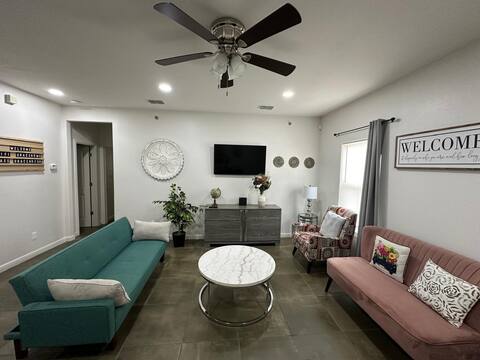 Grace Home - 2 Queen, TV, Washer