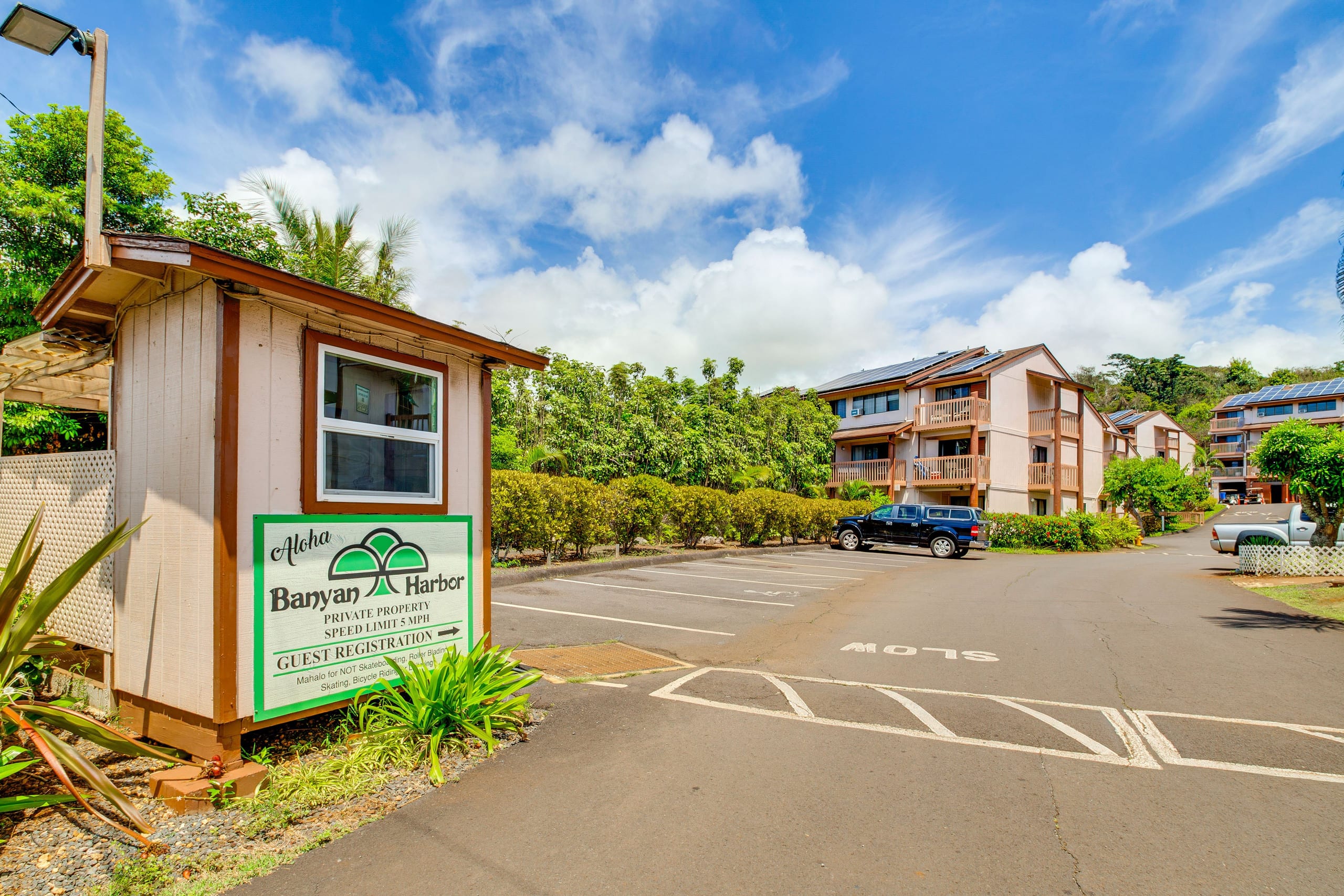 Townhouse in Lihue · ★4.74 · 2 bedrooms · 3 beds · 1.5 private baths - Image 28