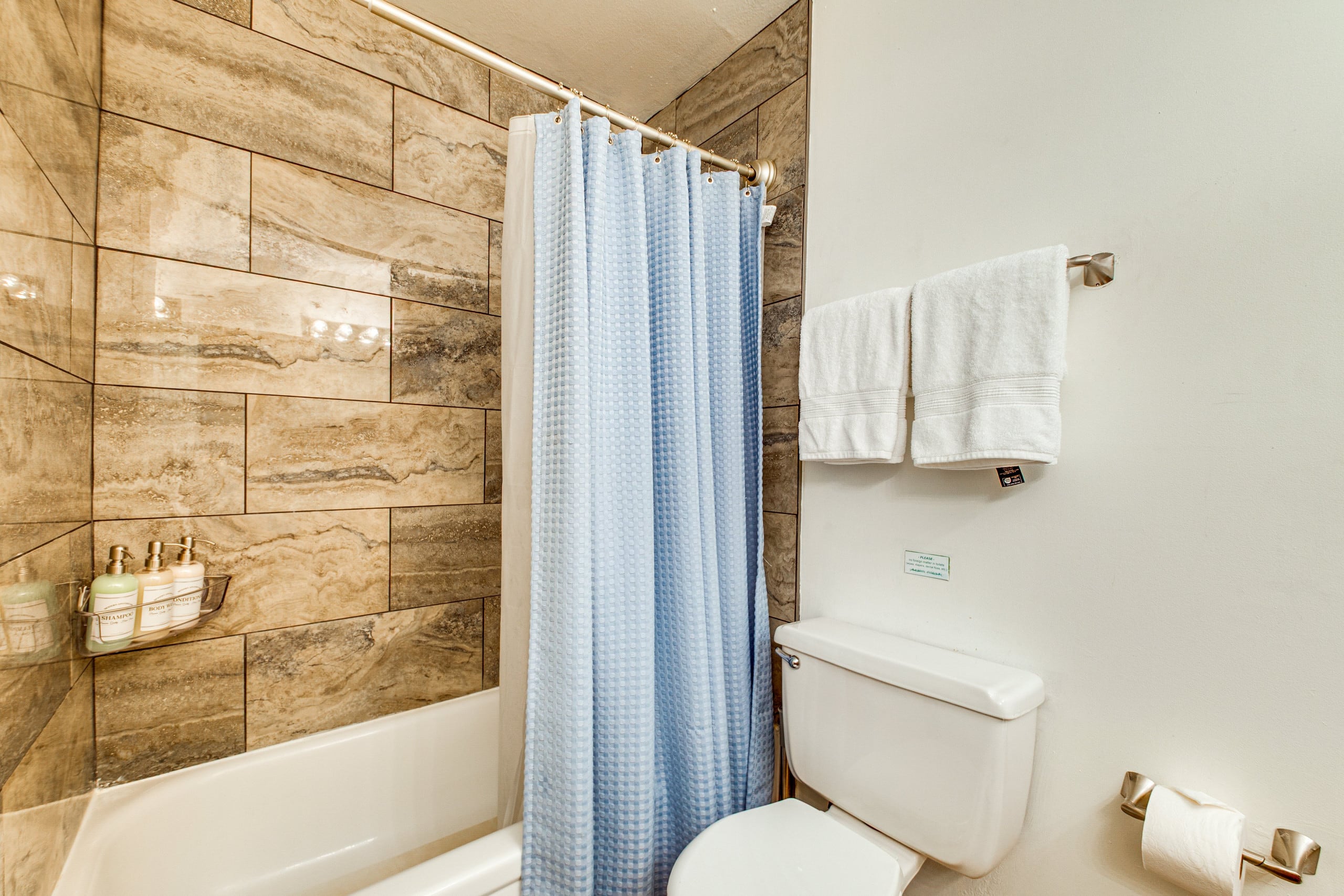 Townhouse in Lihue · ★4.74 · 2 bedrooms · 3 beds · 1.5 private baths - Image 12