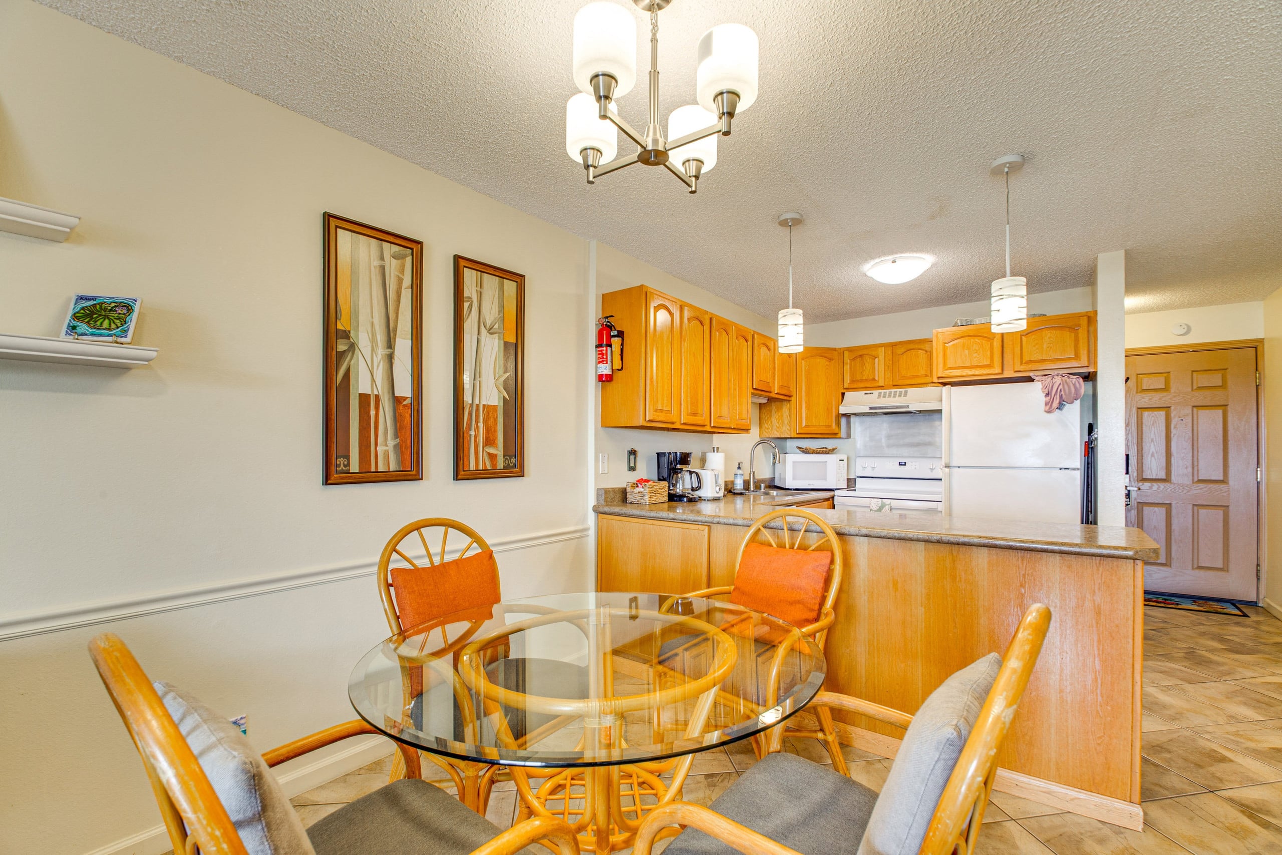 Townhouse in Lihue · ★4.74 · 2 bedrooms · 3 beds · 1.5 private baths - Image 5