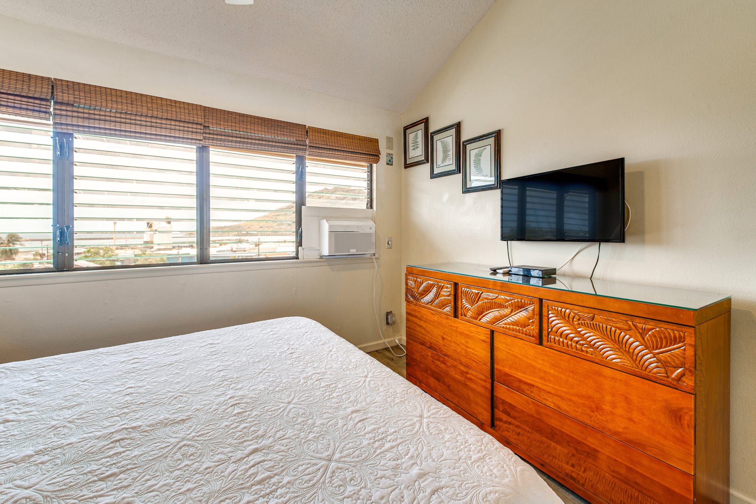 Townhouse in Lihue · ★4.74 · 2 bedrooms · 3 beds · 1.5 private baths - Image 9