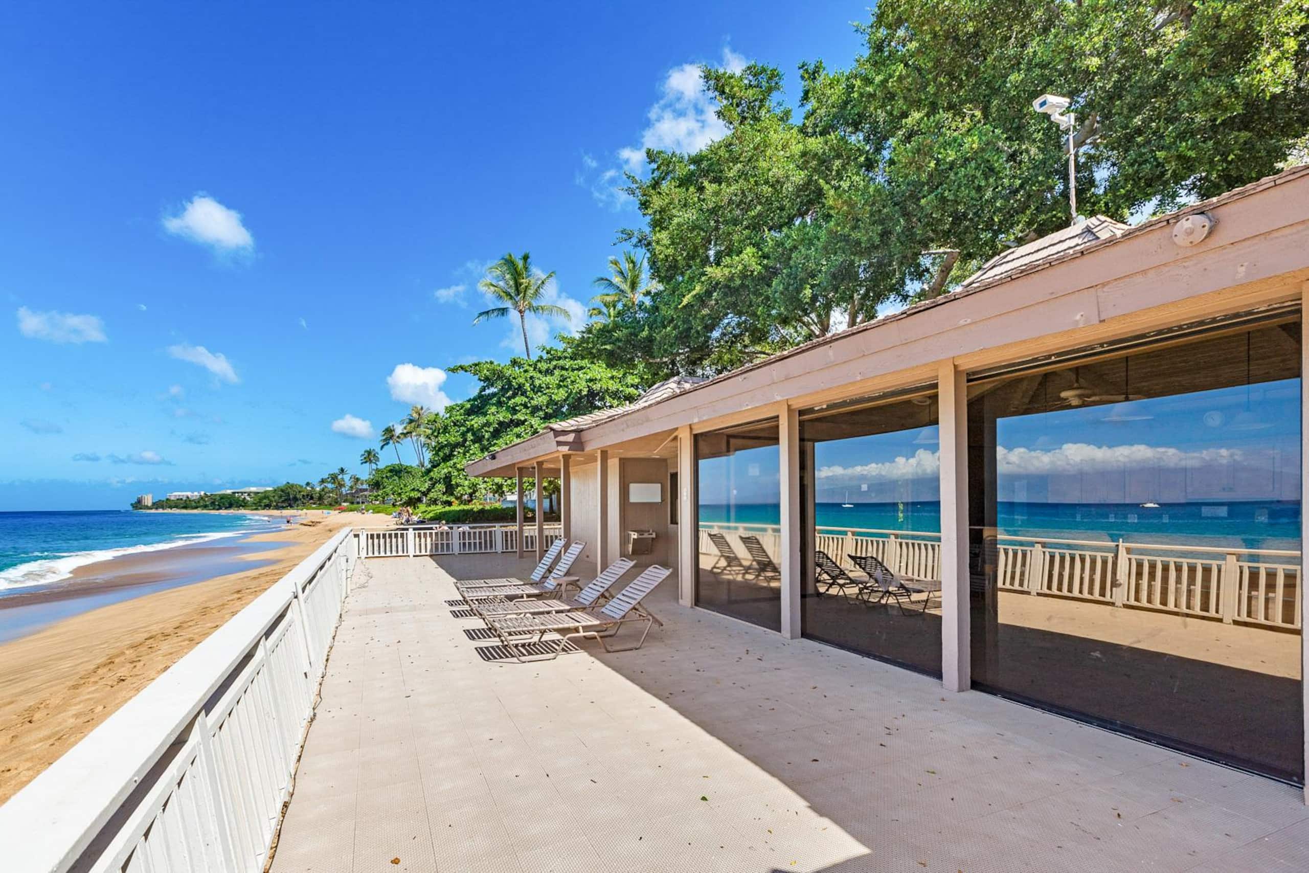 Condo in Lahaina · ★5.0 · 1 bedroom · 2 beds · 2 baths - Image 12