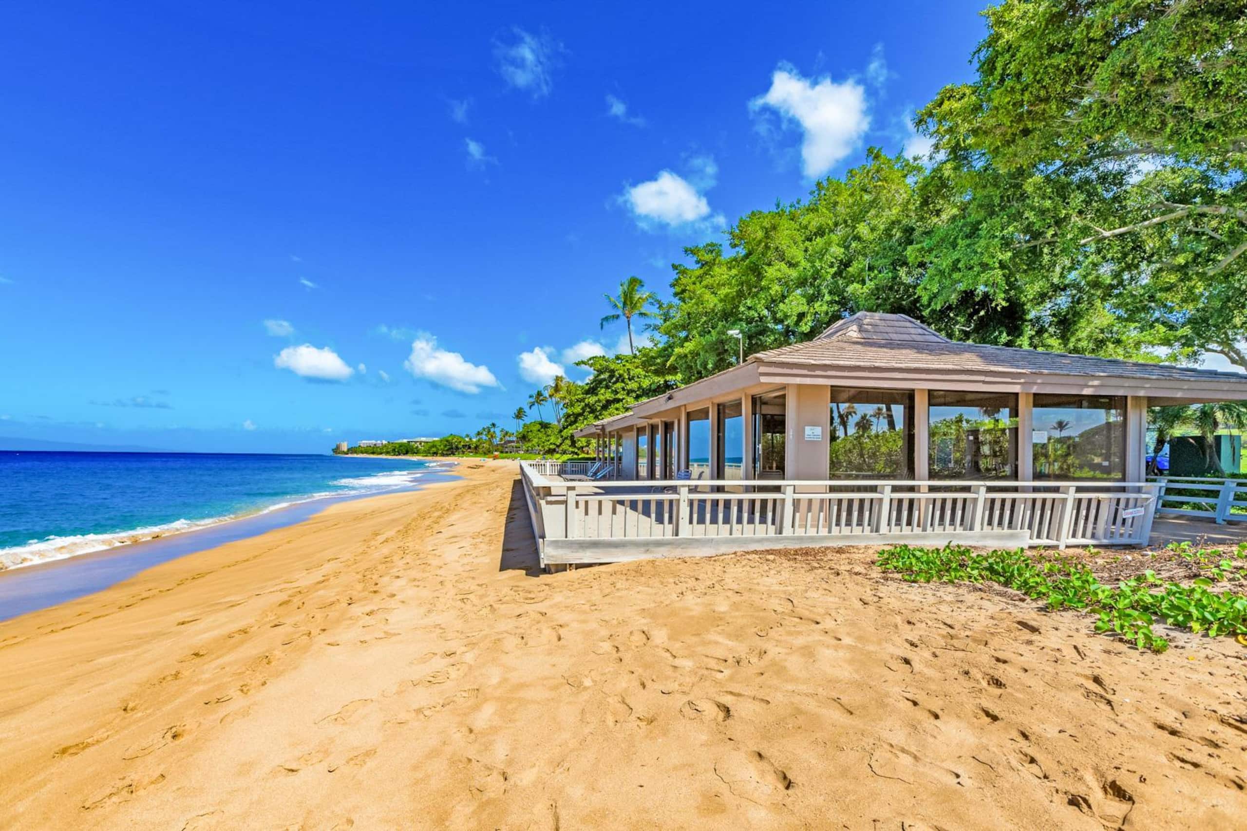 Condo in Lahaina · ★5.0 · 1 bedroom · 2 beds · 2 baths - Image 5