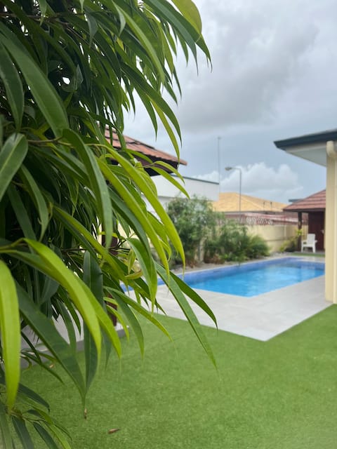 Wabi-Sabi: 2br & Pool by Amara Apartments
