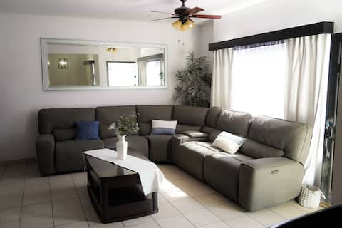 Top Airbnb: Spacious and safe house ideal for families and groups in Ensenada
