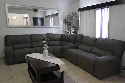 Top Airbnb: Spacious and safe house ideal for families and groups in Ensenada