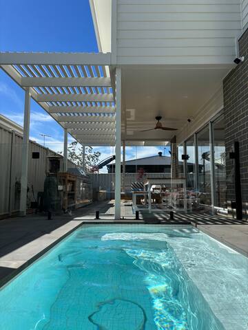 Sea Escape: All Season Pool & Outdoor Oasis gallery image 2