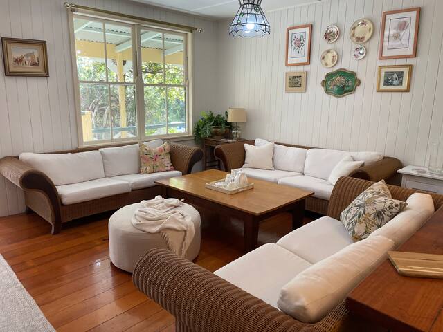 Noosa Hinterland Escape – 3 Room Deluxe gallery image 2