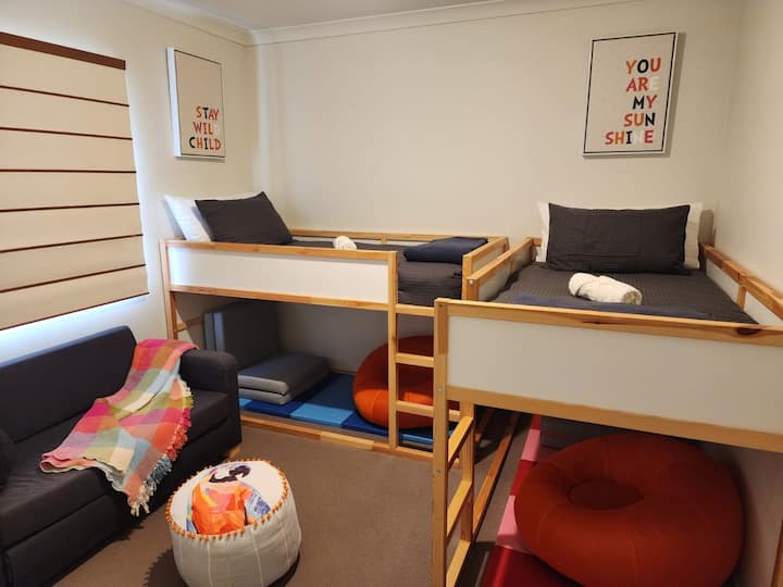 Standardni jednostruki kreveti na kat. 