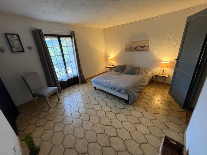 غرفة النوم 1