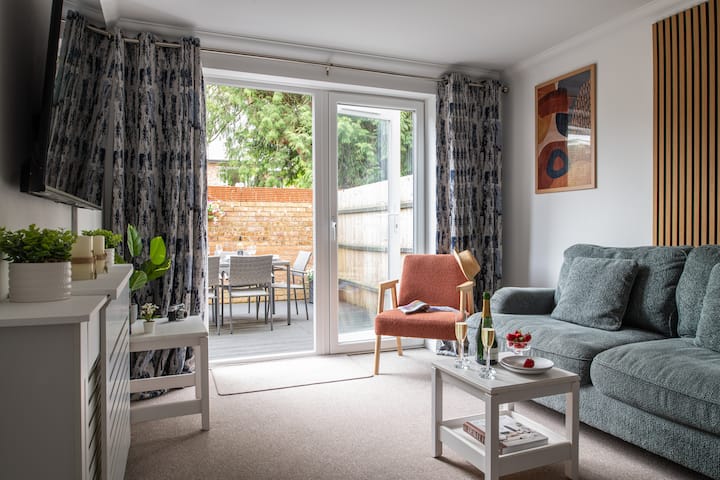 Modern, Town Centre Gem, Near Beach & Free Parking - Bournemouth