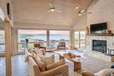Stunning Views, Pool, Marina Access, Games!