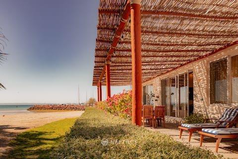 Oceanfront Villa Nautilus with Beach Club Access