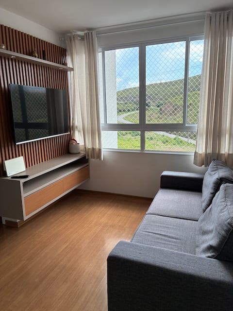 Imóvel de sucesso: 8 min from downtown with parking space and suite em Poços De Caldas