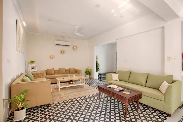 Living room image 4