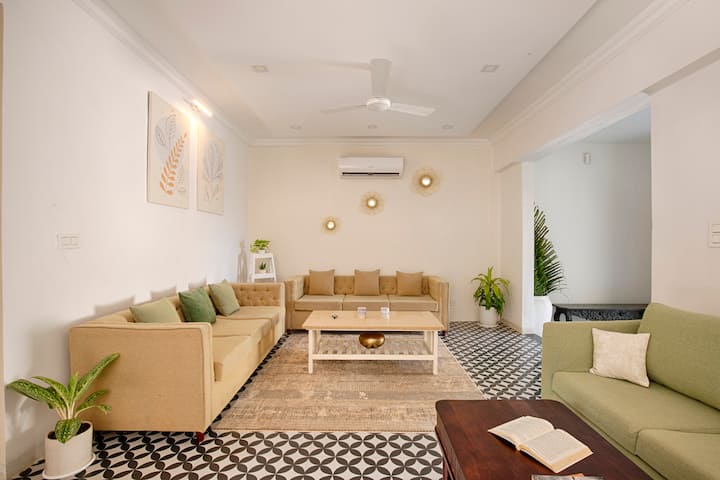 Living room image 3