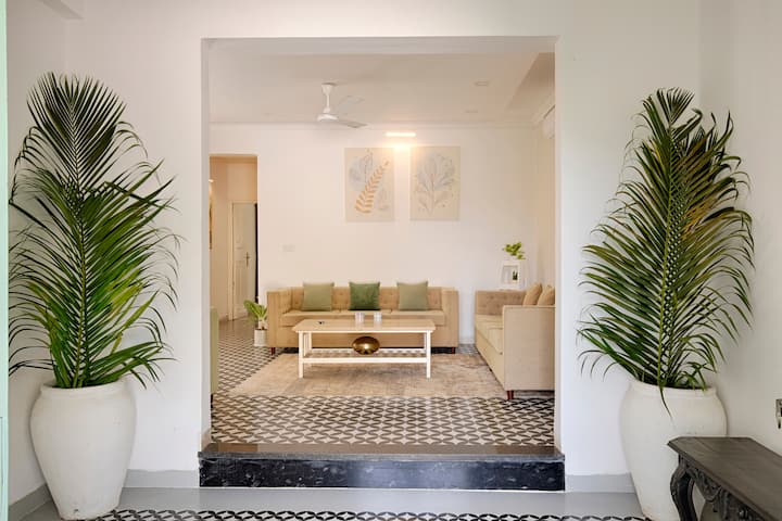 Living room image 2
