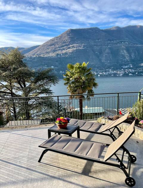 La Casa della Bruna, wonderful lake view & parking