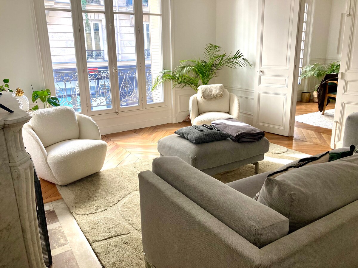 Top Airbnb: Beaut. 2P Parisian flat in Oberkampf near Marais in Paris 11e Arrondissement
