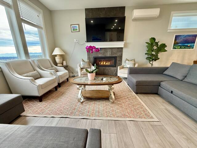 Beautiful New Home w/great view gallery image 4