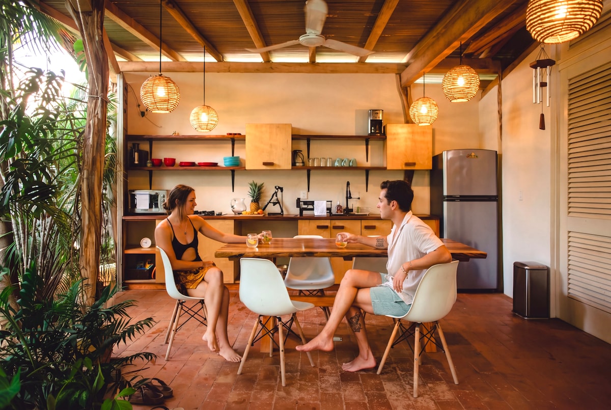 Private Pool Retreat with Starlink – Photo 10