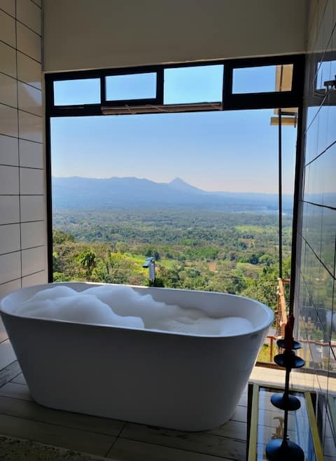 Hygge House with a view of the Arenal Volcano and the San Carlos Plain