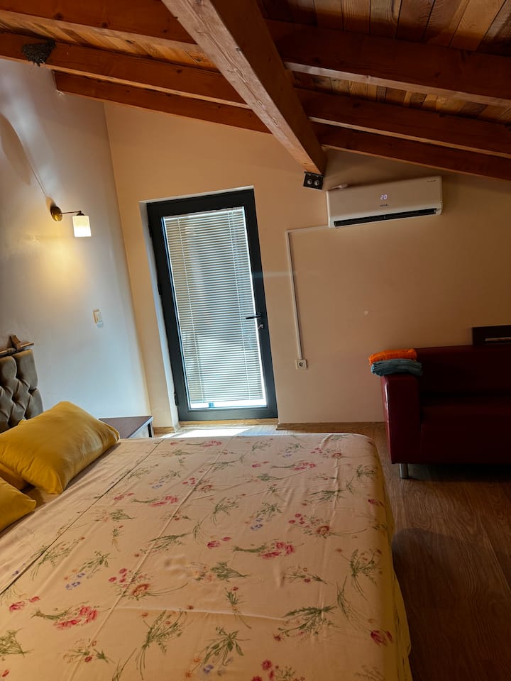 საძინებელი 1