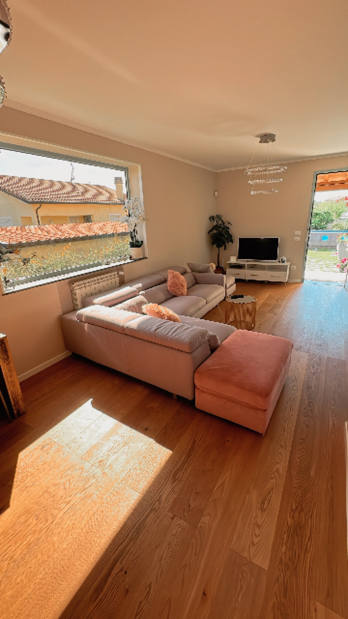 Airbnb con migliori performance: Villa SouAri 10 minutes from Forte dei Marmi 2 km from the beach a Camaiore