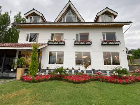 Premium Lake View @CP - Robusta Retreat