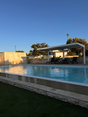 Domus 66 – Luxury Villa – Heated Pool gallery image 3