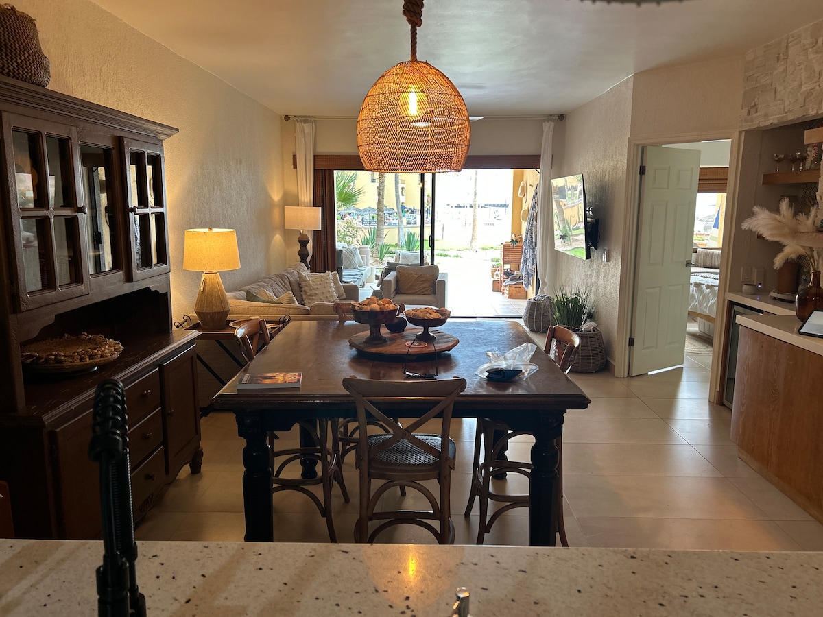 Anuncio de Airbnb popular: Ground Floor Luxury-Steps to Beach @ Princesa A108 en Sonora