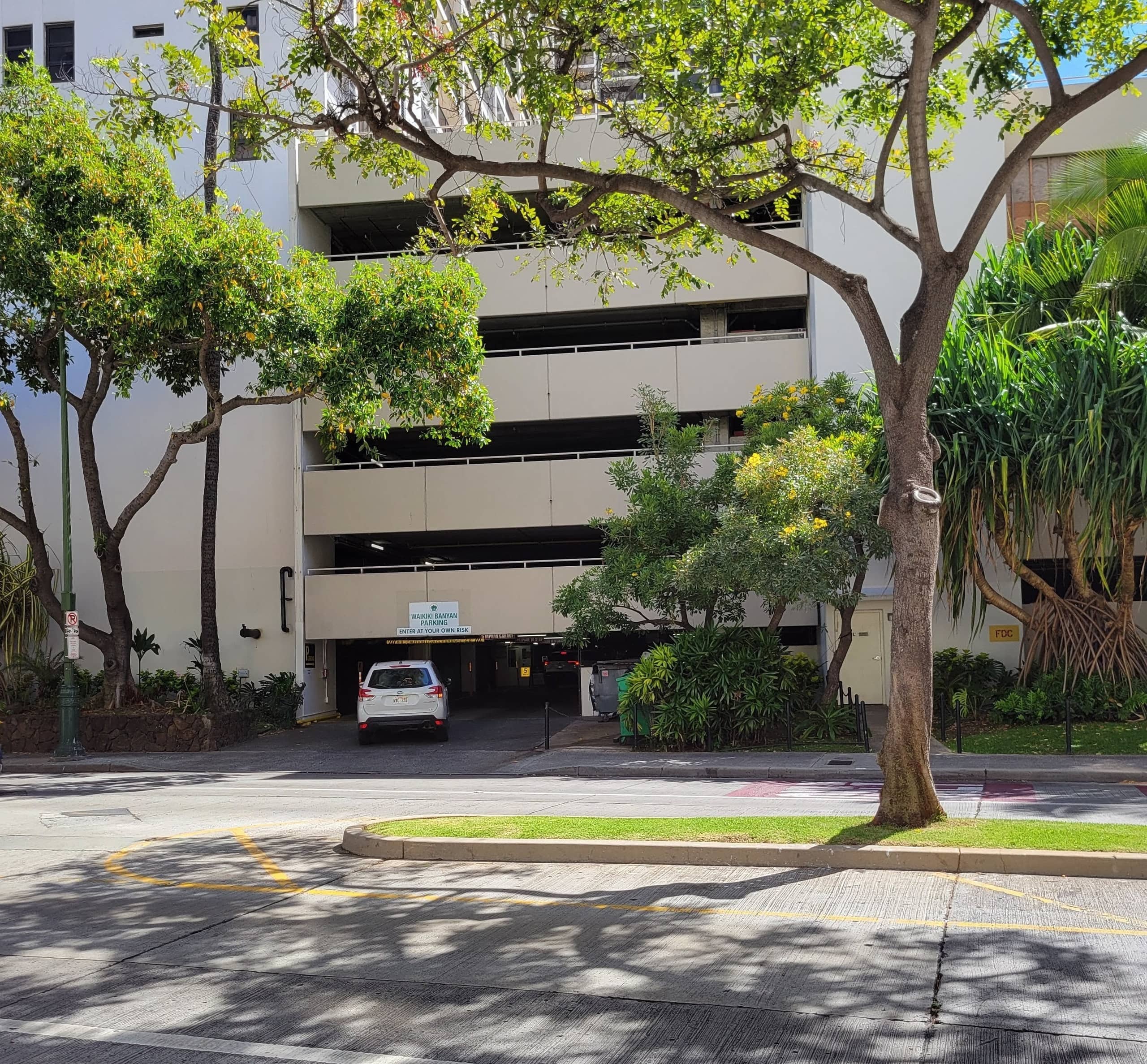 Condo in Honolulu · ★4.72 · 1 bedroom · 3 beds · 1 private bath - Image 11