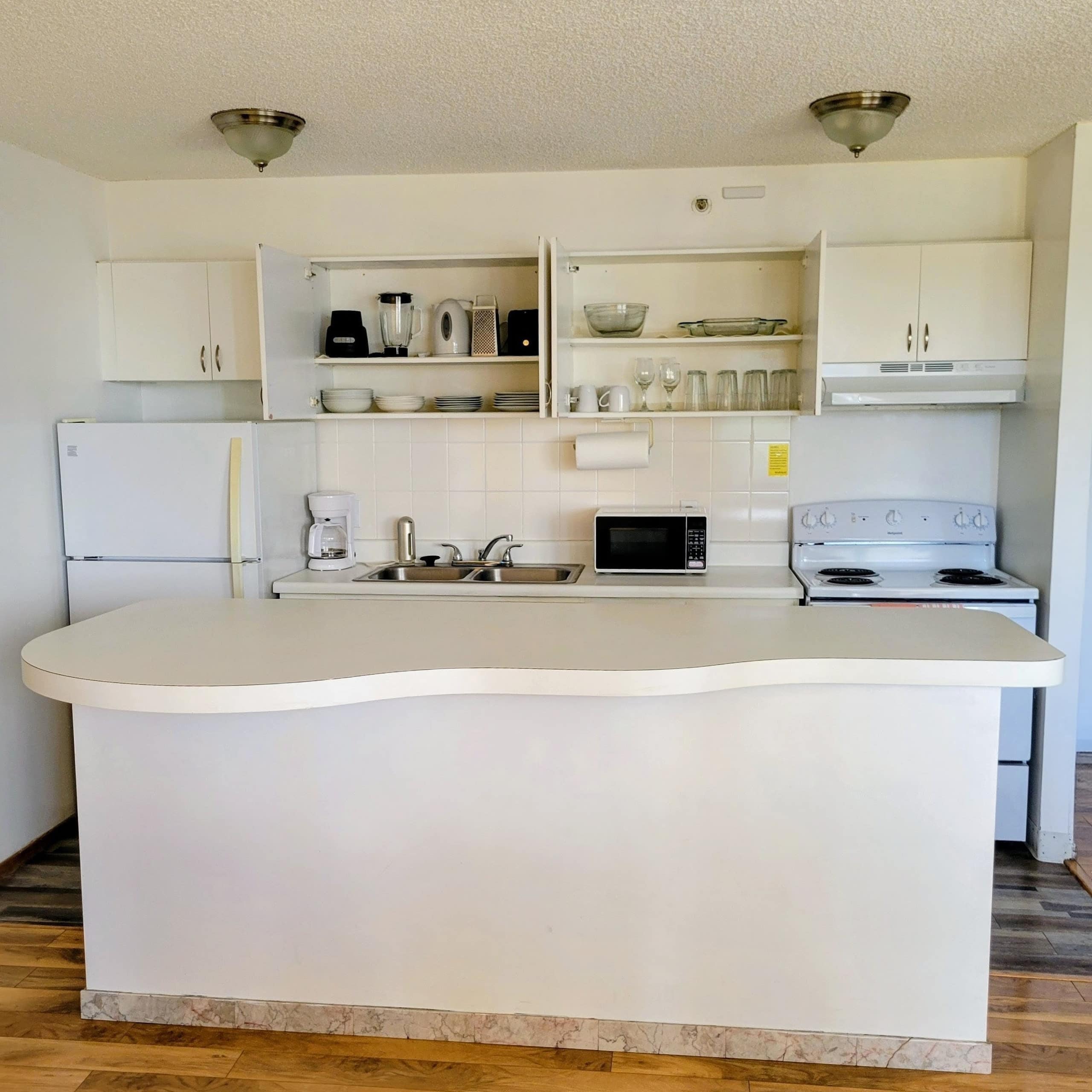 Condo in Honolulu · ★4.72 · 1 bedroom · 3 beds · 1 private bath - Image 5