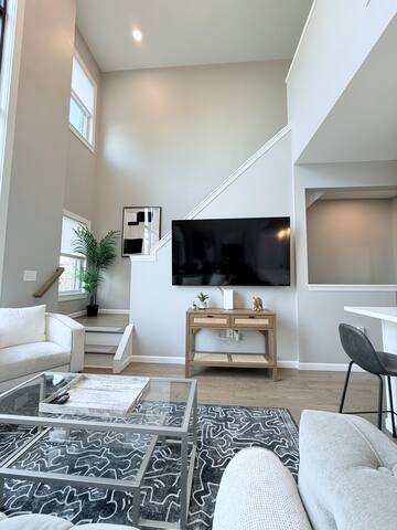 3BR Duplex W/Rooftop (NYC Views) & Garage Parking gallery image 2