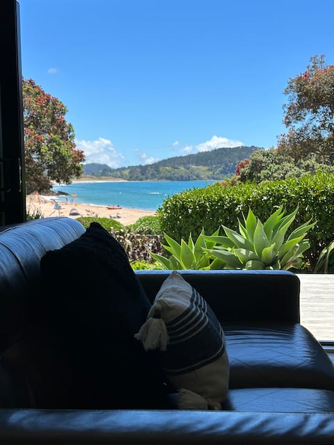 Top Airbnb: Beachside Bliss! in Mercury Bay