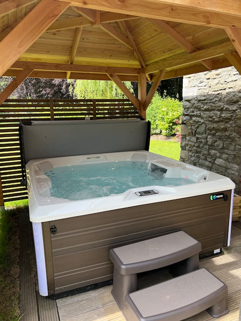 Luxury loft with jacuzzi-sauna (G.Lodge - Myosotis)