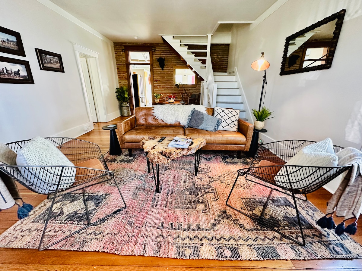 Popular Airbnb listing: Bozeman Experience-Walk downtown in Bozeman