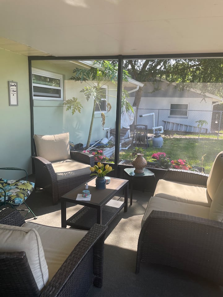 Casa Tropical - Deltona, FL