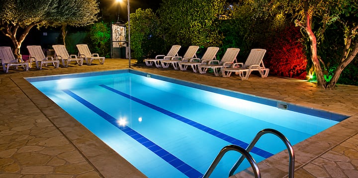 Dvir Vacation  Family Suite With Pool & Jacuzzi - Israel