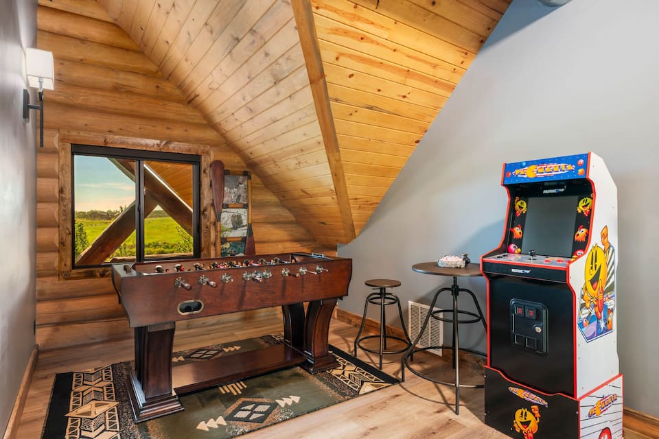 Elk Ridge, a log lodge facing the Tetons, Tetonia, Idaho, United States, photo 2 of 10