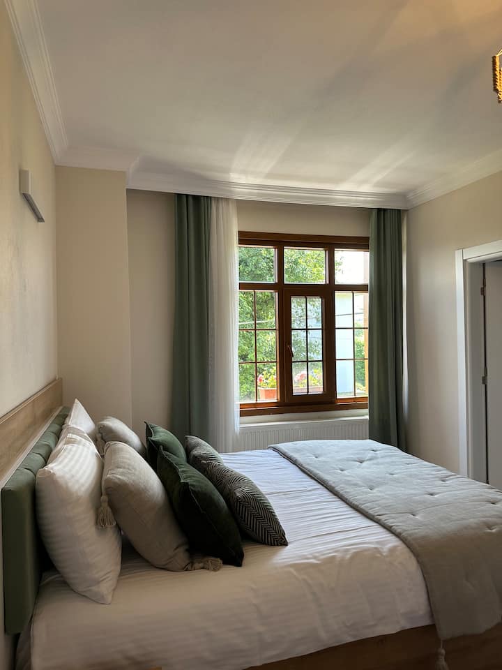 Schlafzimmer 5