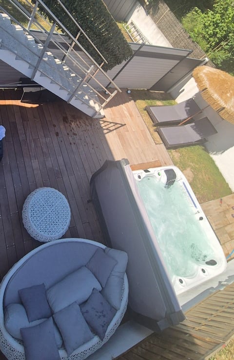 cozy house with garden and private hot tub