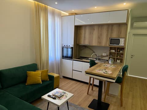 Top performing Airbnb: Comfy condo in Pedestrian street in Lagjja 3