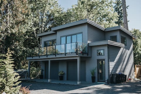 The Crows Nest BRAND NEW 2 Bed Ocean View House