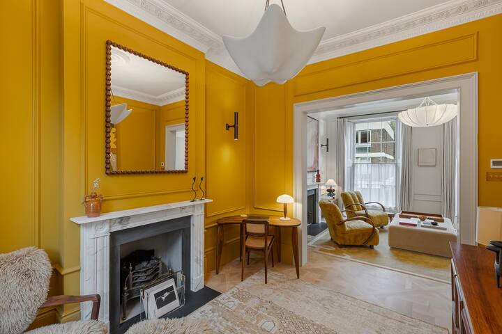 Stunning Hyde Park Townhouse gallery image 3