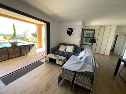 Top performing Airbnb: L'Oasis. Ground floor of villa with private pool and sea view in Sari Solenzara