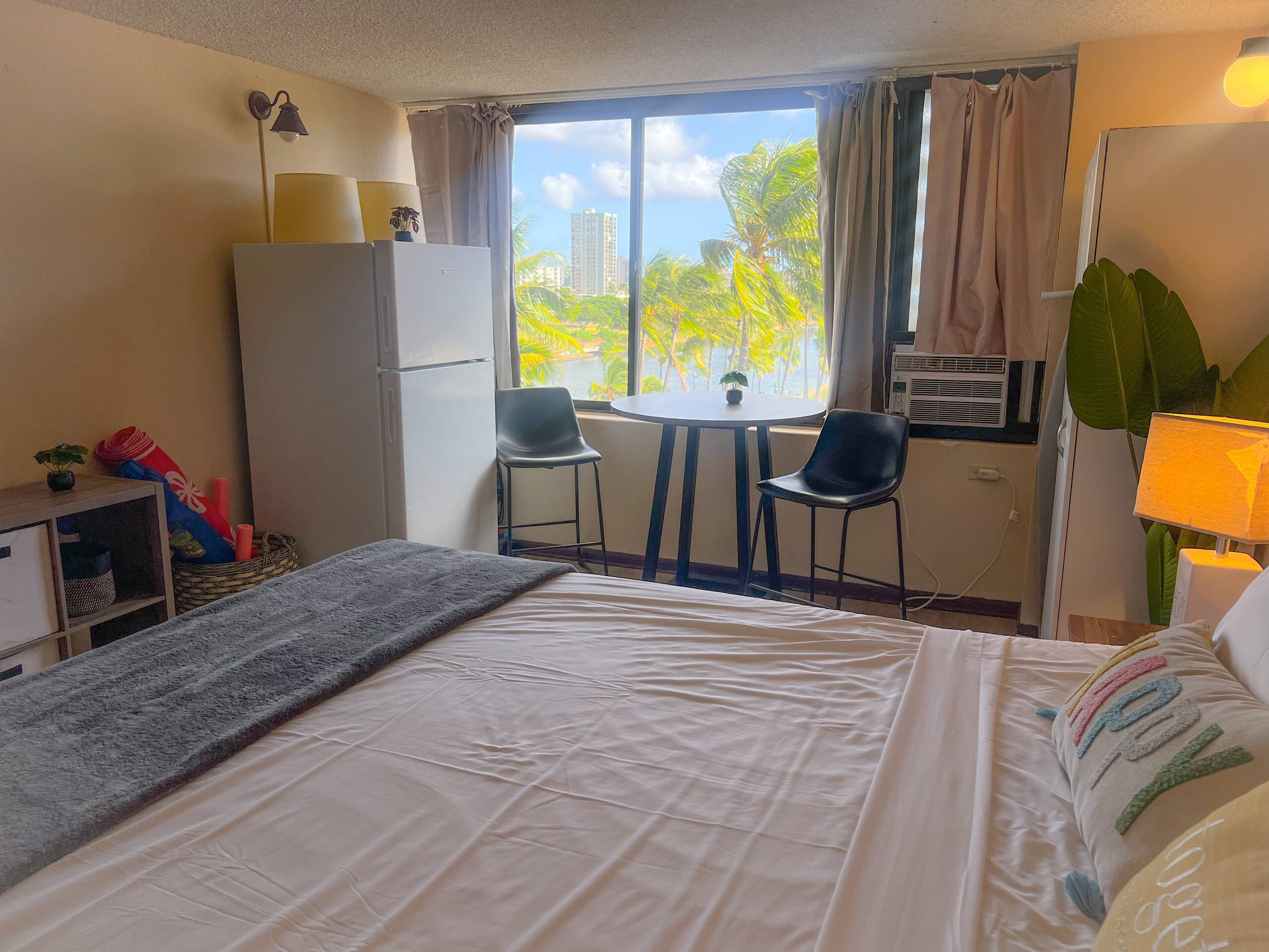 Condo in Honolulu · ★4.63 · Studio · 1 bed · 1 private bath - Image 8