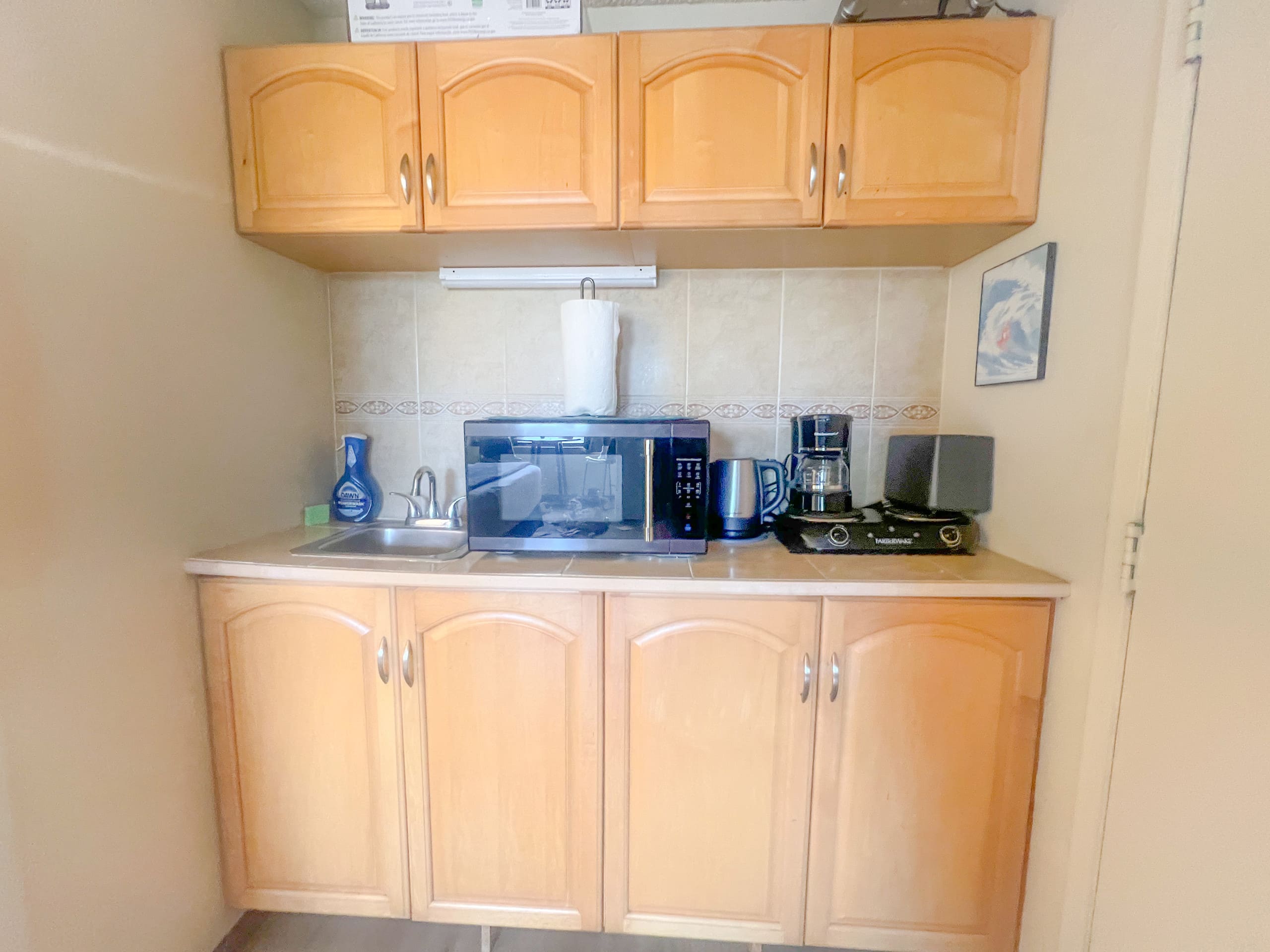 Condo in Honolulu · ★4.63 · Studio · 1 bed · 1 private bath - Image 6